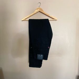 Men’s Levi’s (black)
